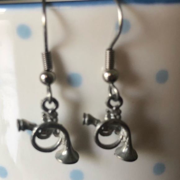 French horn earrings - Picture 6 of 6
